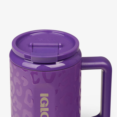 Lid Closed View | NFL 32 Oz Leopard Flip ‘n’ Sip Travel Mug::Vikings::Leakproof lid & leak-resistant straw