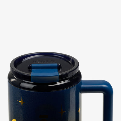 Lid Closed View | 32 Oz Flip ‘n’ Sip Travel Mug::Midnight Blue::Leakproof Flip ‘n’ Sip lid