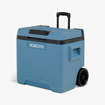 Angle View | IE42 Roller Thermoelectric Cooler::::Wheels & telescoping handle